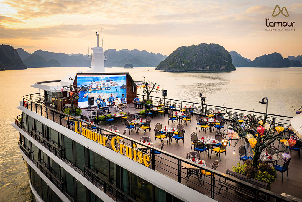 Float between sky and sea — effortlessly free