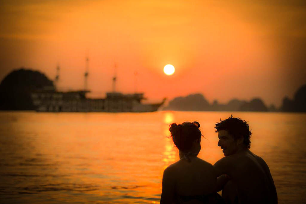 Halong Bay Cruise-Lamour Private