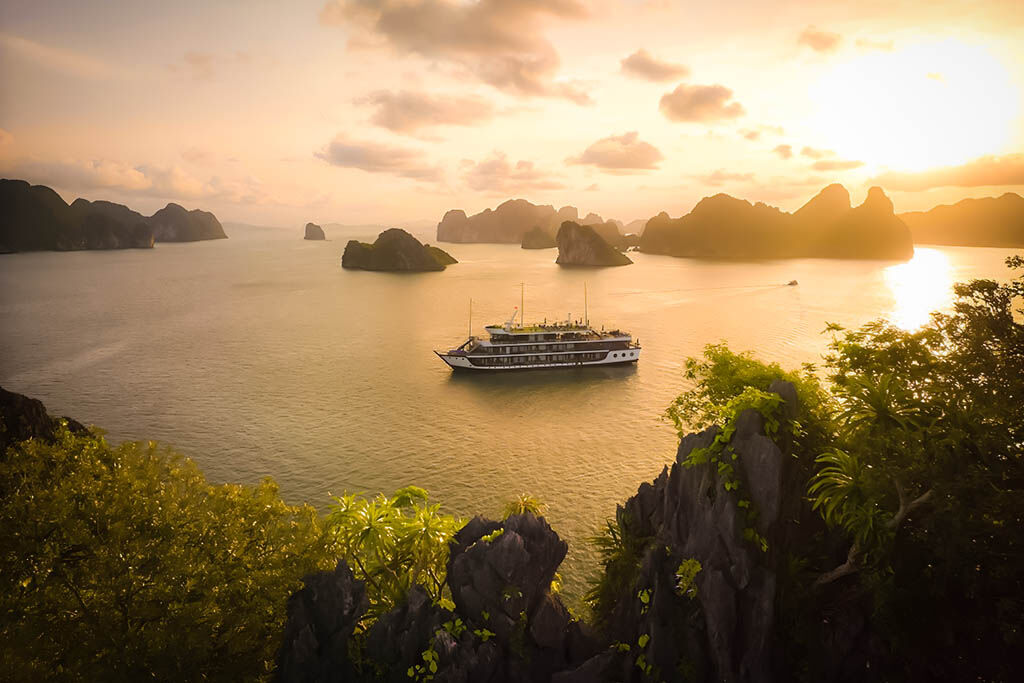 Sail away from the ordinary and embrace timeless elegance with Le Journey Elegance