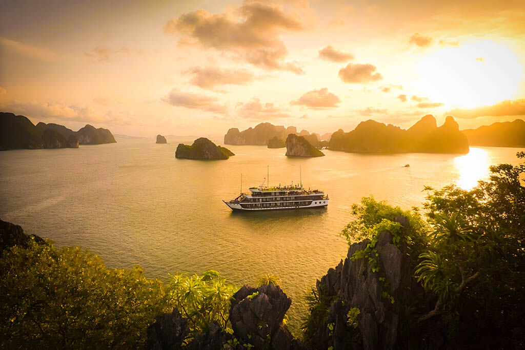 Capture Halong Bay’s timeless beauty