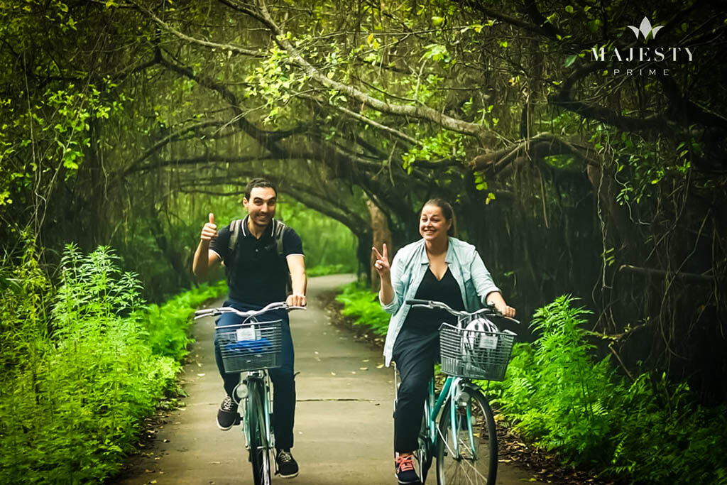 Connect with local life in Cat Ba National Park