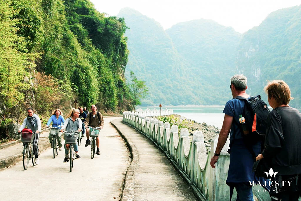 Reconnect with nature amid Halong Bay’s emerald serenity