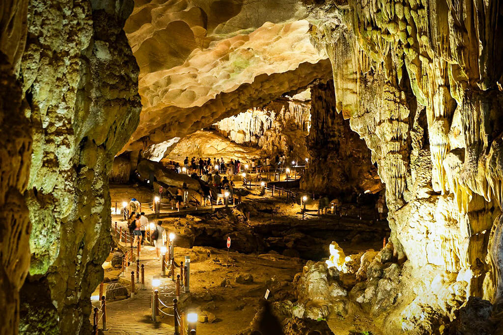 Discover mystical caves and breathtaking formations along the bay