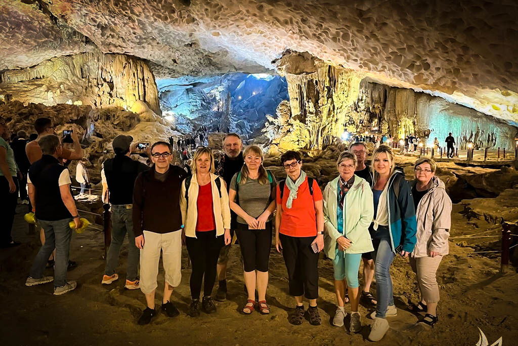 Celebrating travel moments with your cruise group