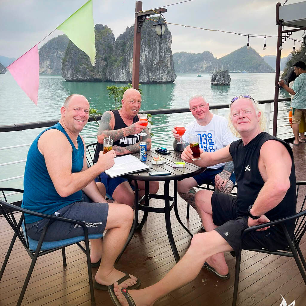 Photograph the serene spirit of Halong Bay’s activities
