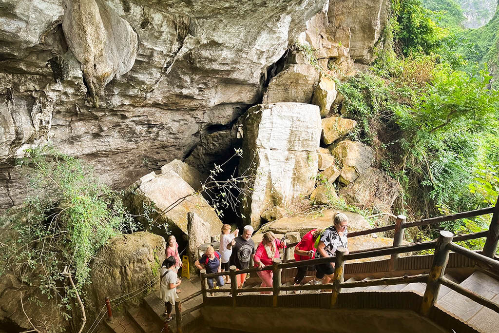 Discover mystical caves and breathtaking formations along the bay