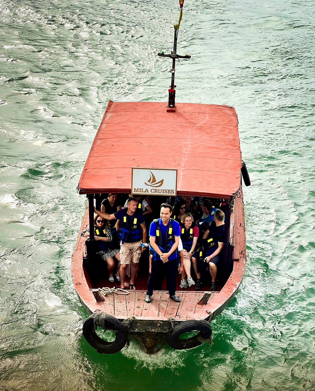 Learn Halong Bay’s culture with expert guidance