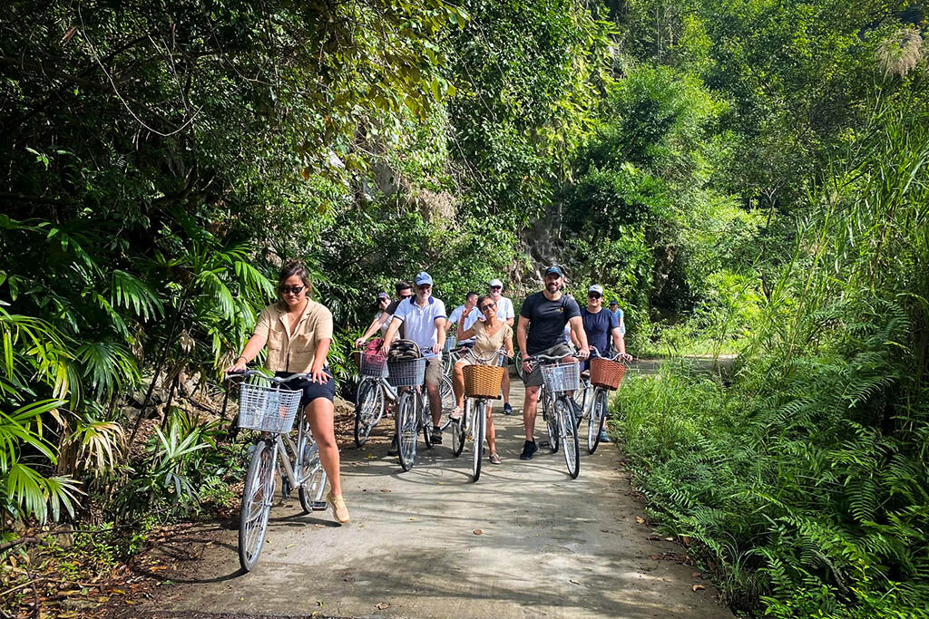 Connect with local life in Halong Bay’s heart