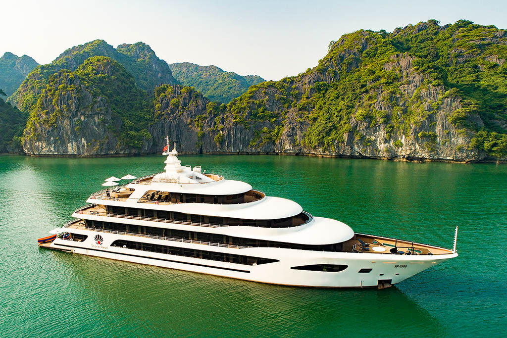 Create unforgettable moments on the emerald waters of Halong Bay with Scarlet Pear Cruise