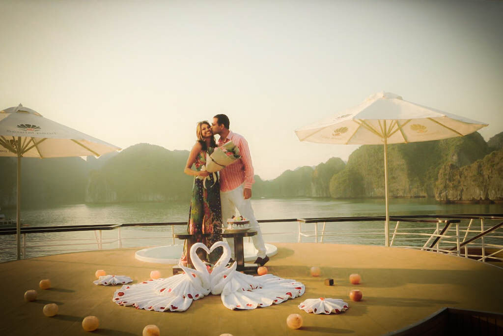 Create your own love story among Halong Bay’s legendary landscapes