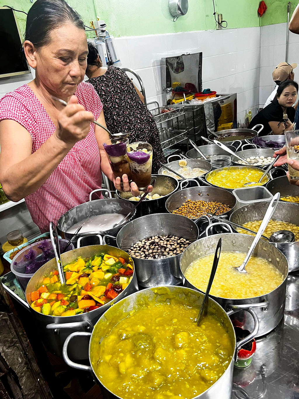 Explore chè đậu xanh spots on an eco-friendly tour