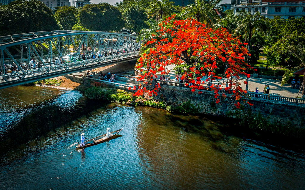 Seize the culinary essence of Hue’s serenity