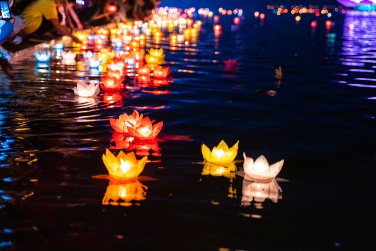 Capture the romantic beauty of Hoi An’s ancient town