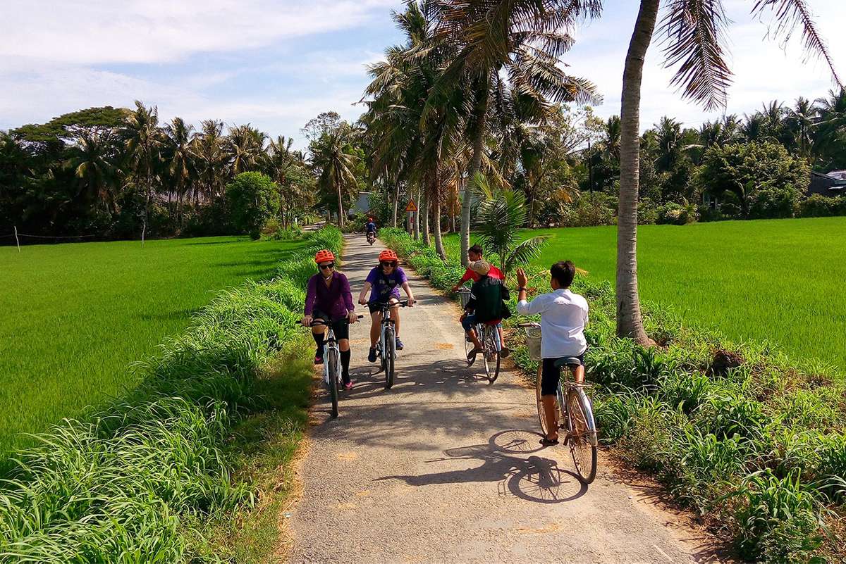 Mekong Bike Cycling vs locals