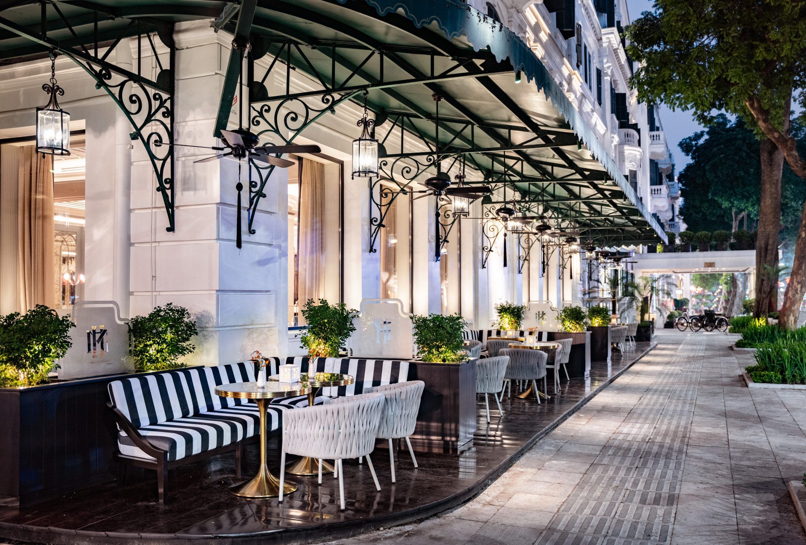 Capture the bustling beauty of Hanoi’s cultural landmarks