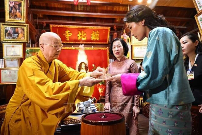 Monk blessing at Tran Quoc Pag