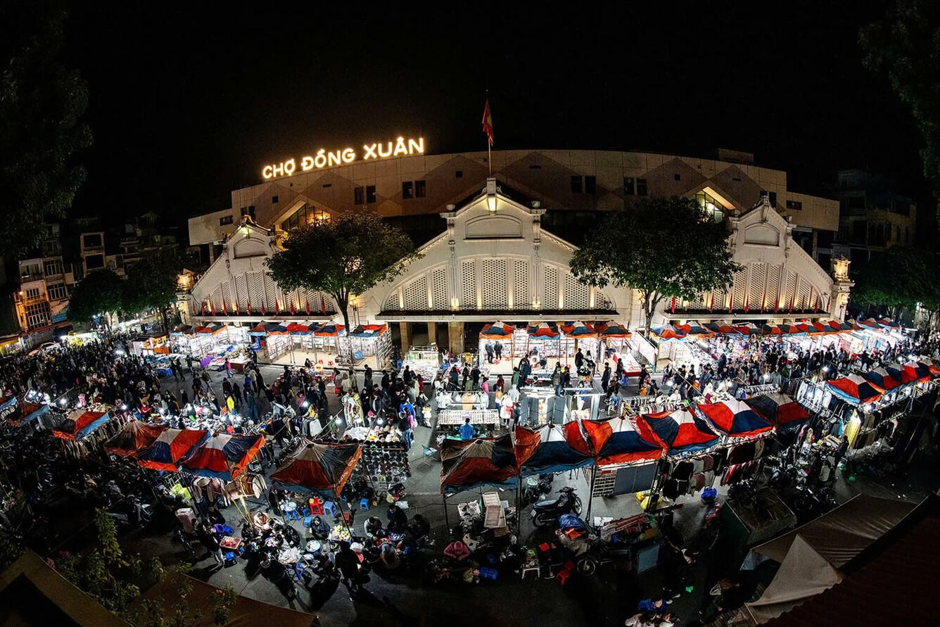 Capture the bustling beauty of Hanoi’s cultural landmarks