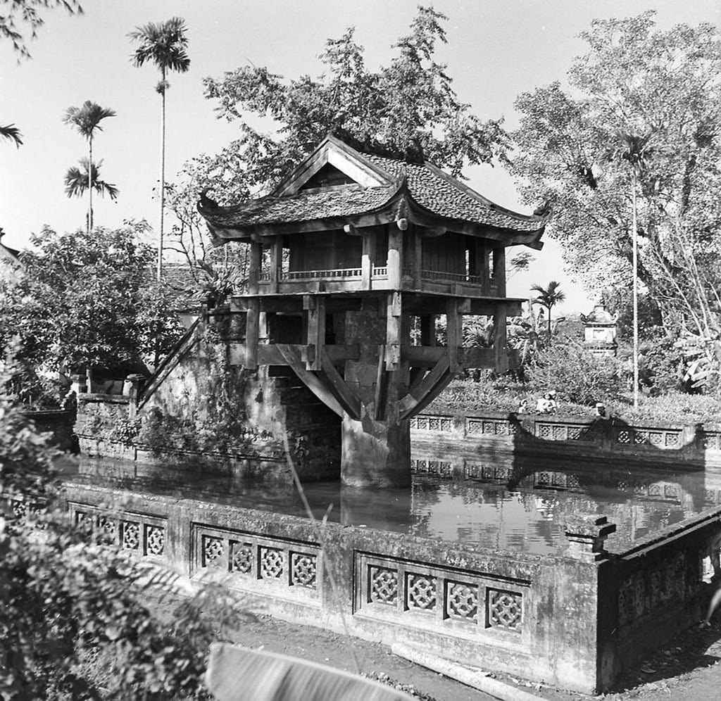 Capture the bustling beauty of Hanoi’s cultural landmarks