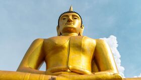 Pakse Iconic Golden Statue
