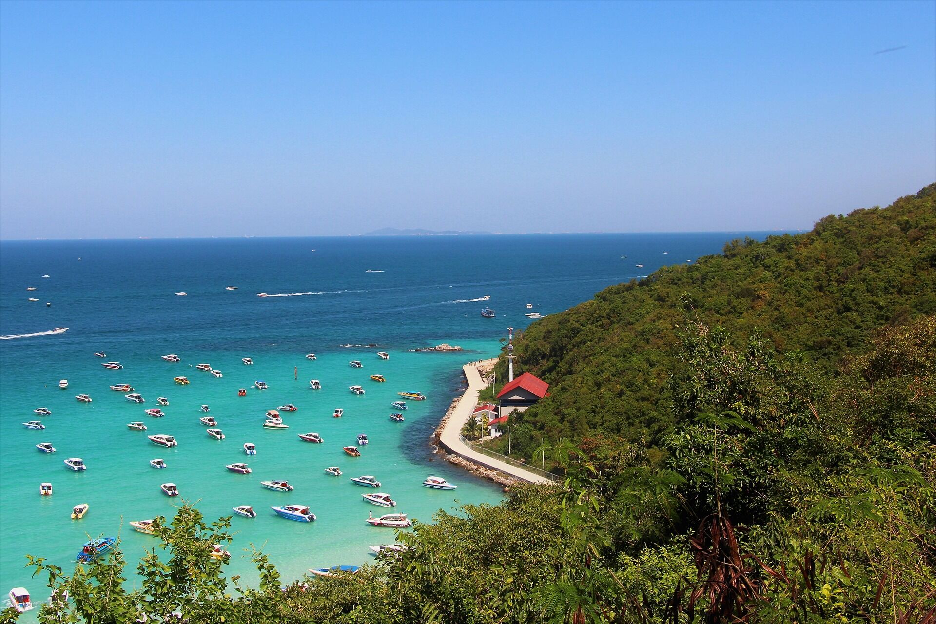 Start your journey with Pattaya’s scenic glow