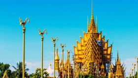 Phitsanulok Golden Stupas