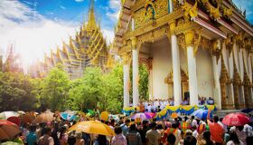 Phitsanulok Visiting Golden Pagoda