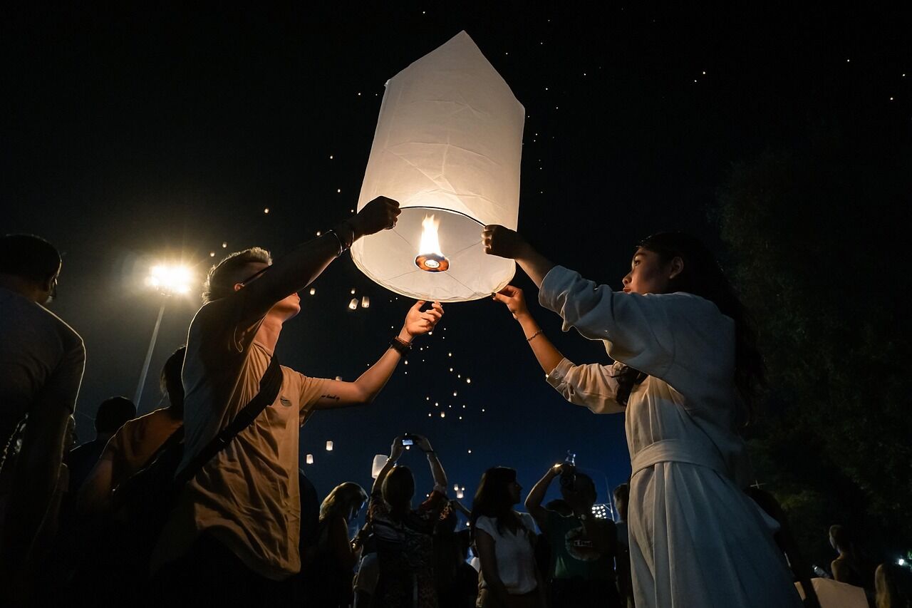 Releasing Lantern in Chiang mai before flying to Phuket
