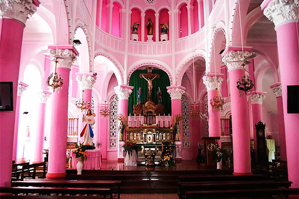 Admire the French colonial beauty in the heart of the city