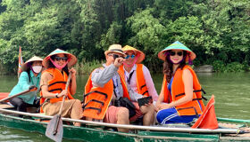 Tam Coc Rowing Boat and Travel