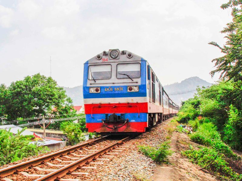 Capture the scenic elegance of Sapa’s premium rail journey