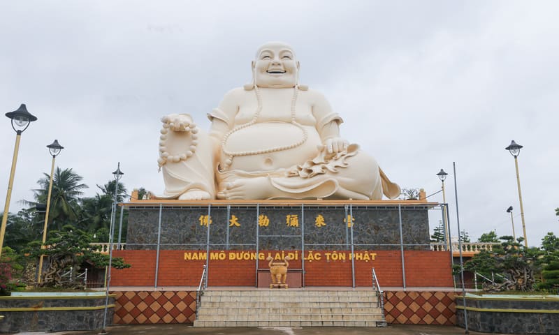 Vinh Trang Pagoda Tien Giang 5