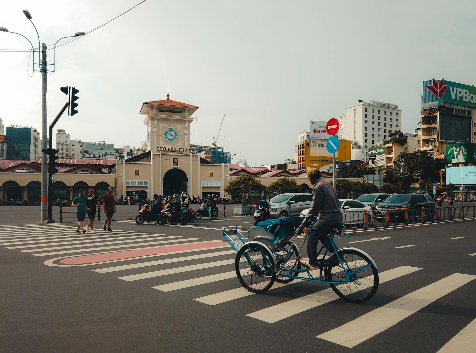 Capture the authentic charm of Vietnam’s cultural scene