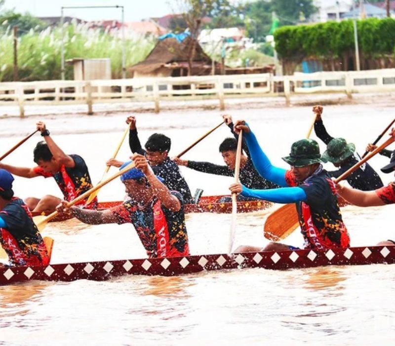 Kampong Cham Boat Racing on Mekong River