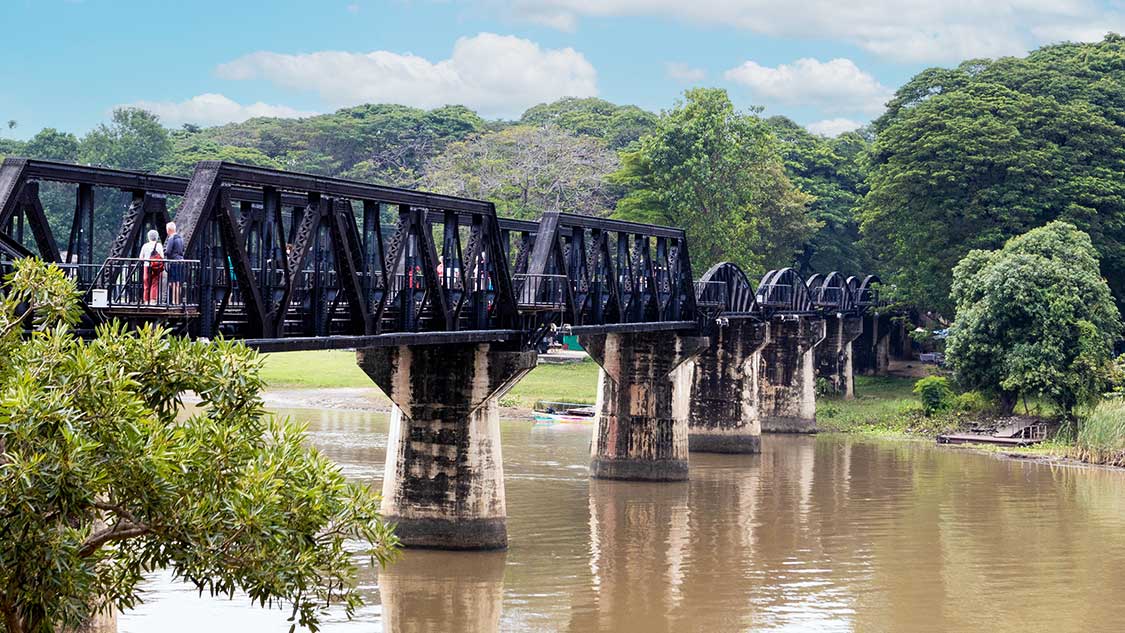 Capture the authentic charm of Thailand’s cultural scene