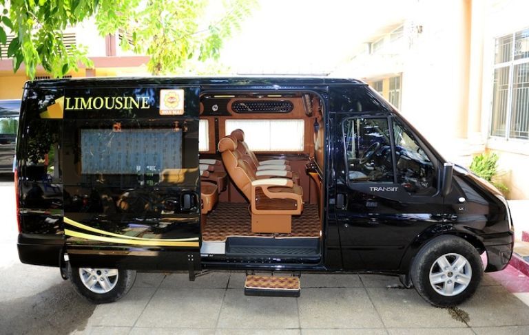 Capture the premium comfort of Sapa’s limousine journey