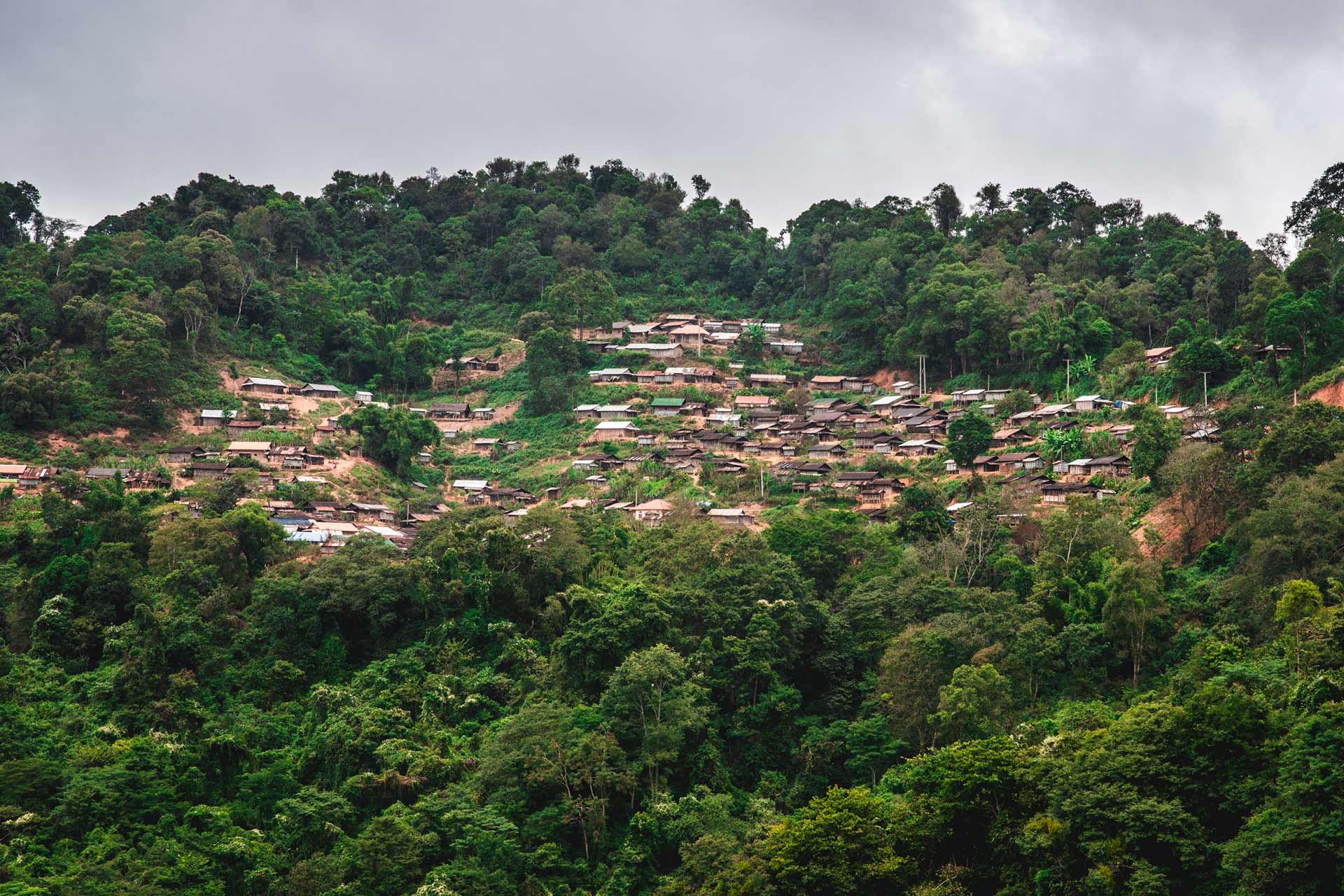 Photograph the cultural spirit of northern Laos