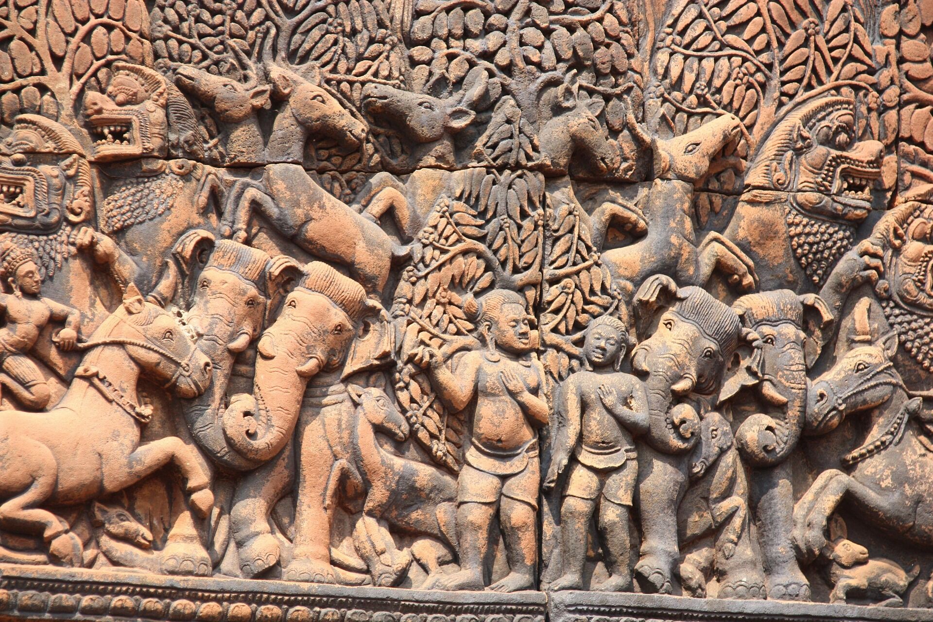 Angkor Wat Apsara Statues Wall