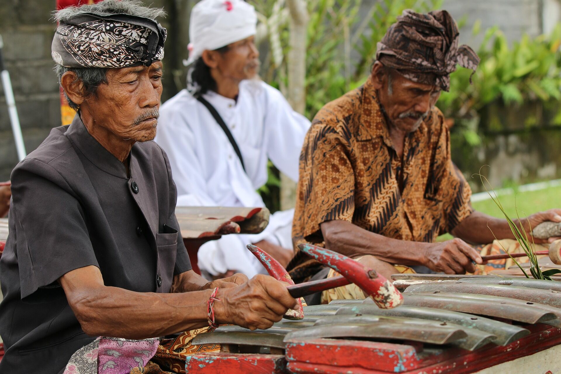 Start your journey with Bali’s scenic glow