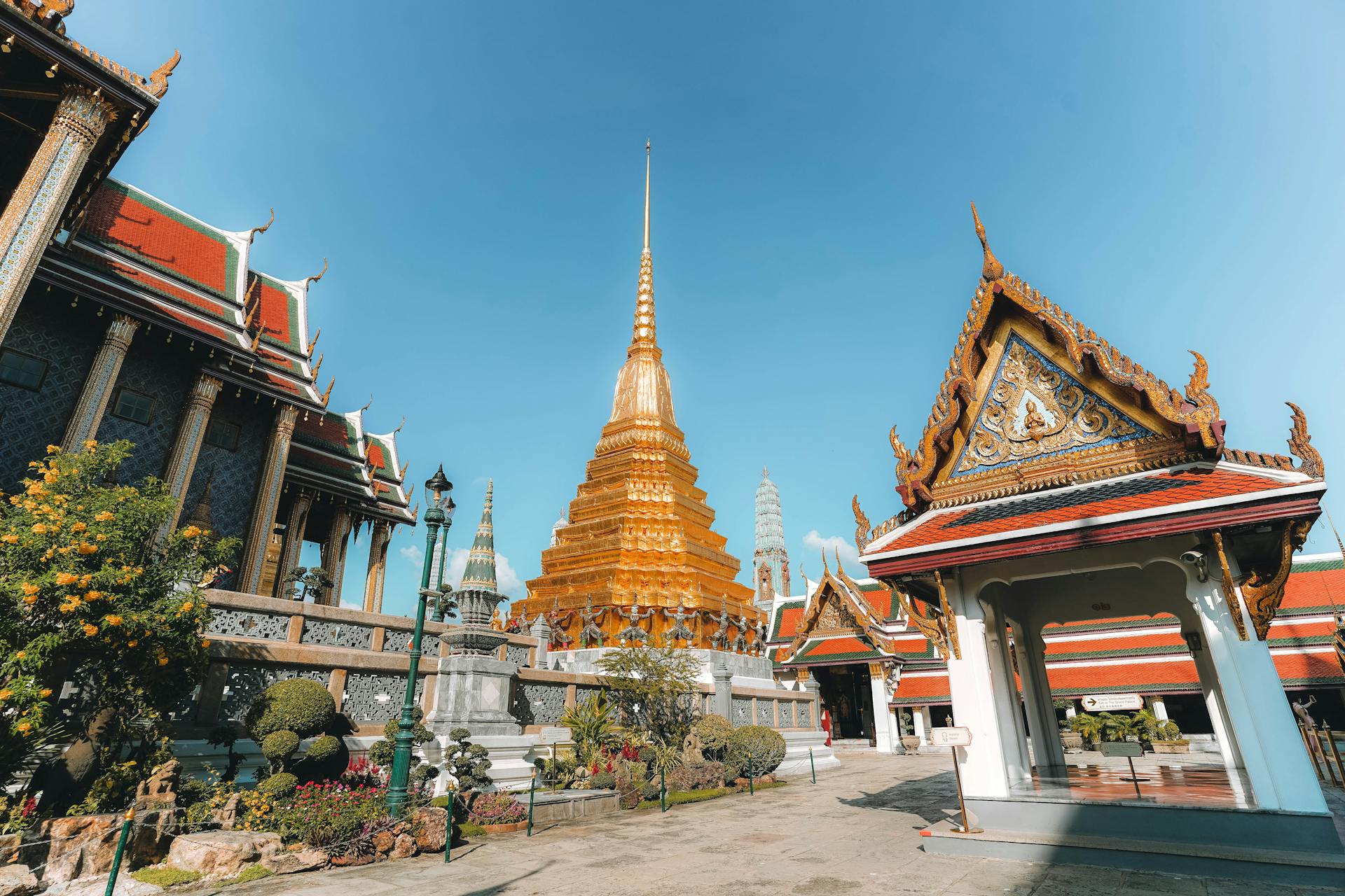 Capture the stunning beauty of Bangkok’s cultural landmarks