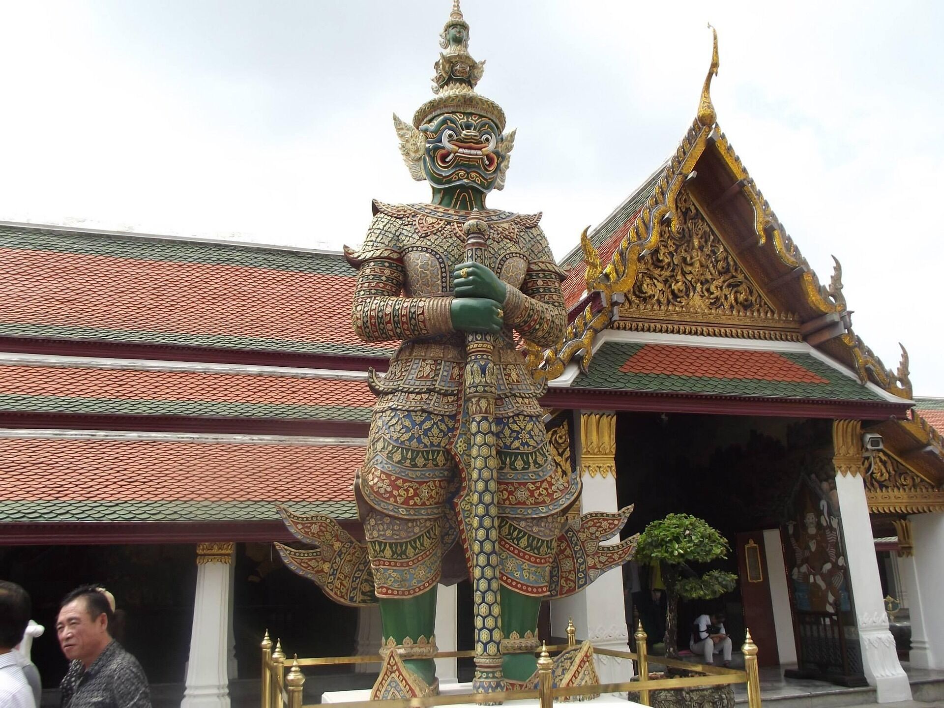 Capture the stunning beauty of Bangkok’s cultural landmarks