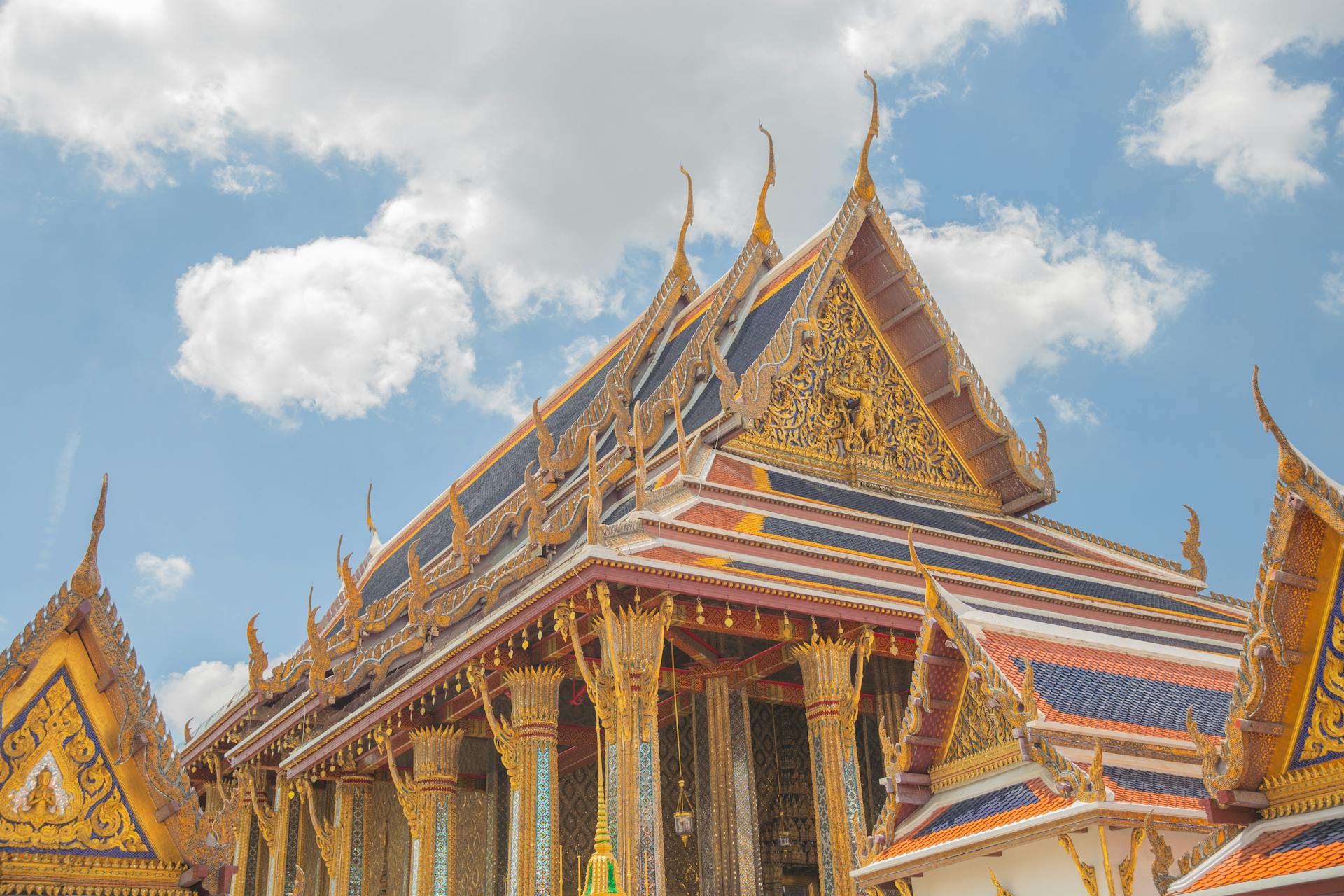 Capture the stunning beauty of Bangkok’s cultural landmarks
