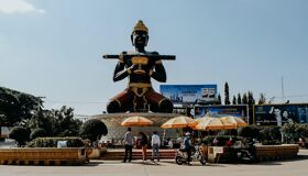 Battambang Statue