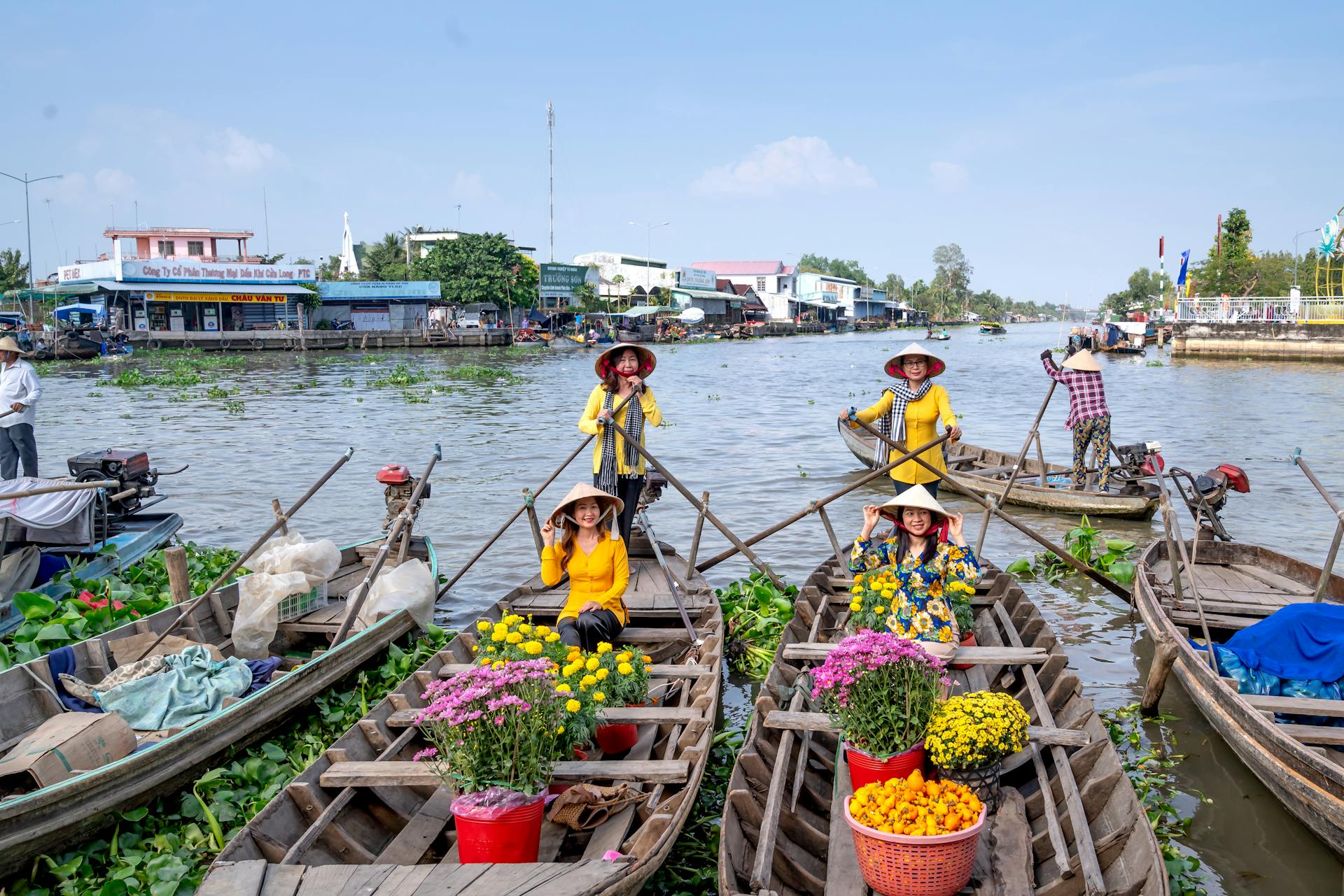 Immerse in Mekong’s vibrant river life