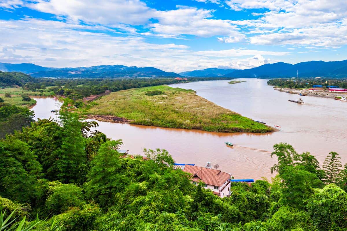 Chiang Rai Golden Triangle - Capture the authentic charm of Thailand’s cultural scene