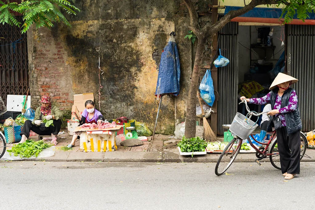 Hanoi Old Quarter bustling str
