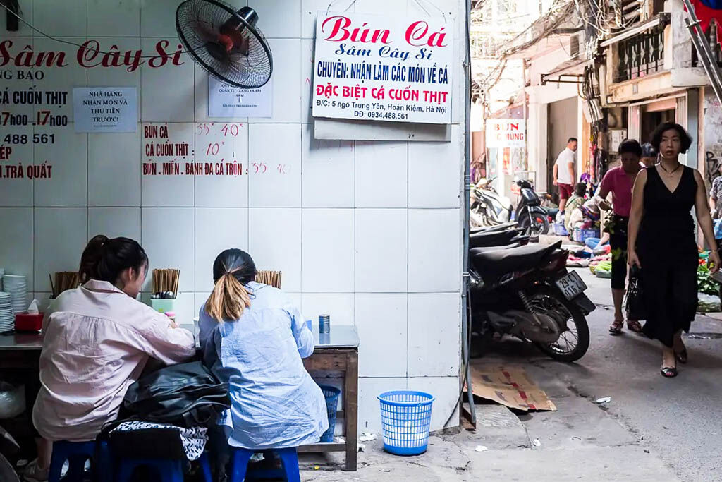 Hanoi Old Quarter bustling str