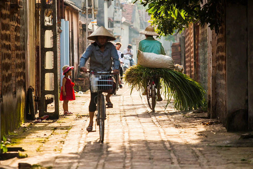 Hanoi Old Quarter bustling str
