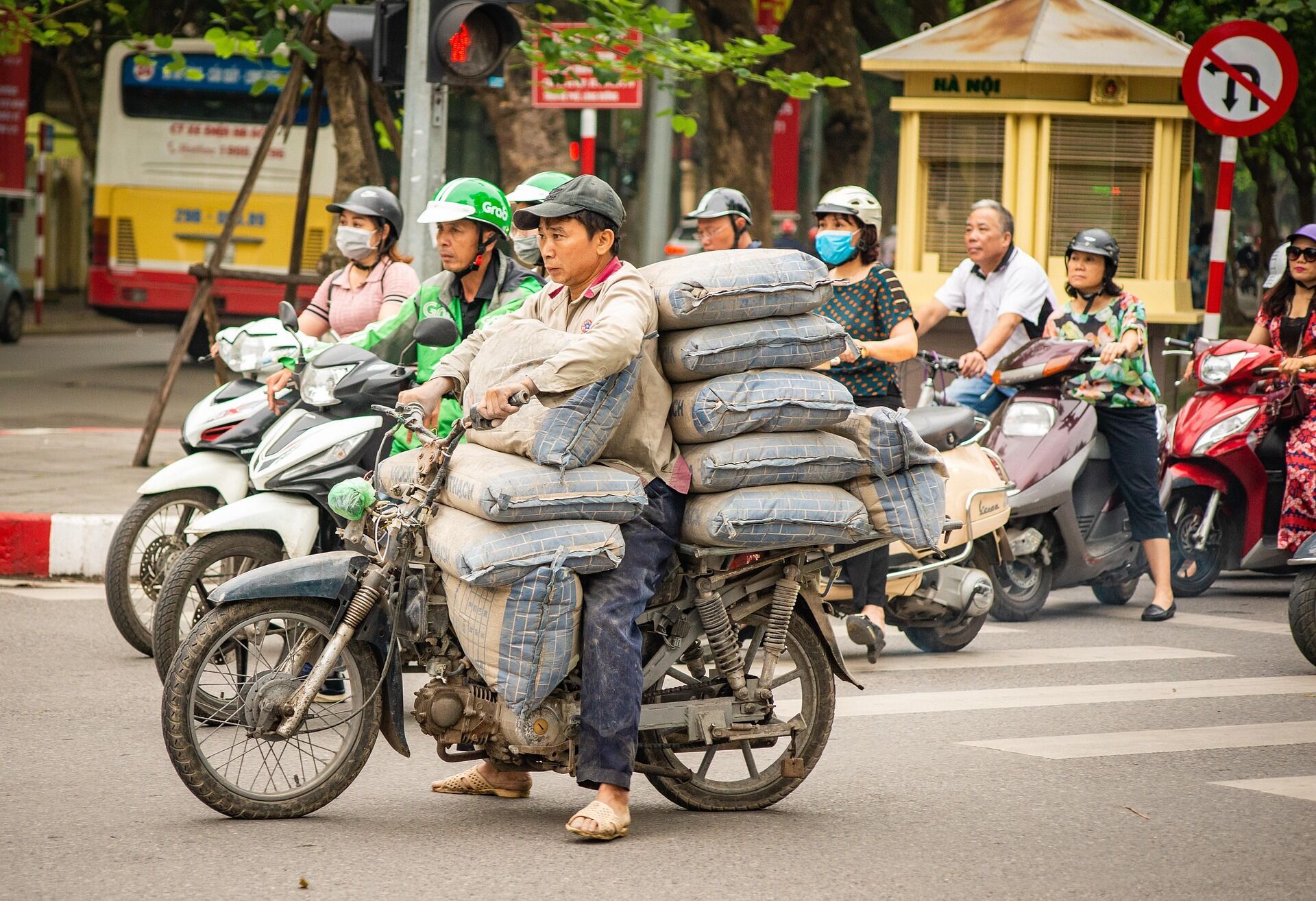 Photograph the vibrant spirit of Hanoi’s urban charm