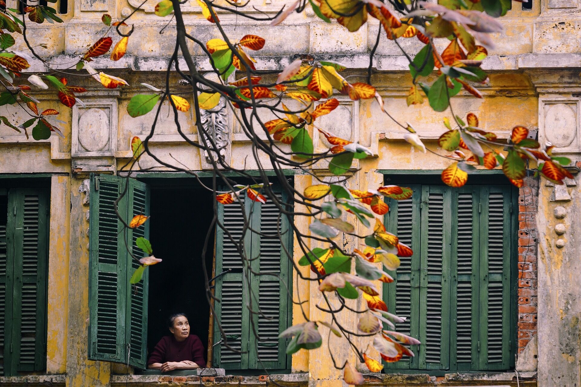 Capture the bustling beauty of Hanoi’s cultural landmarks