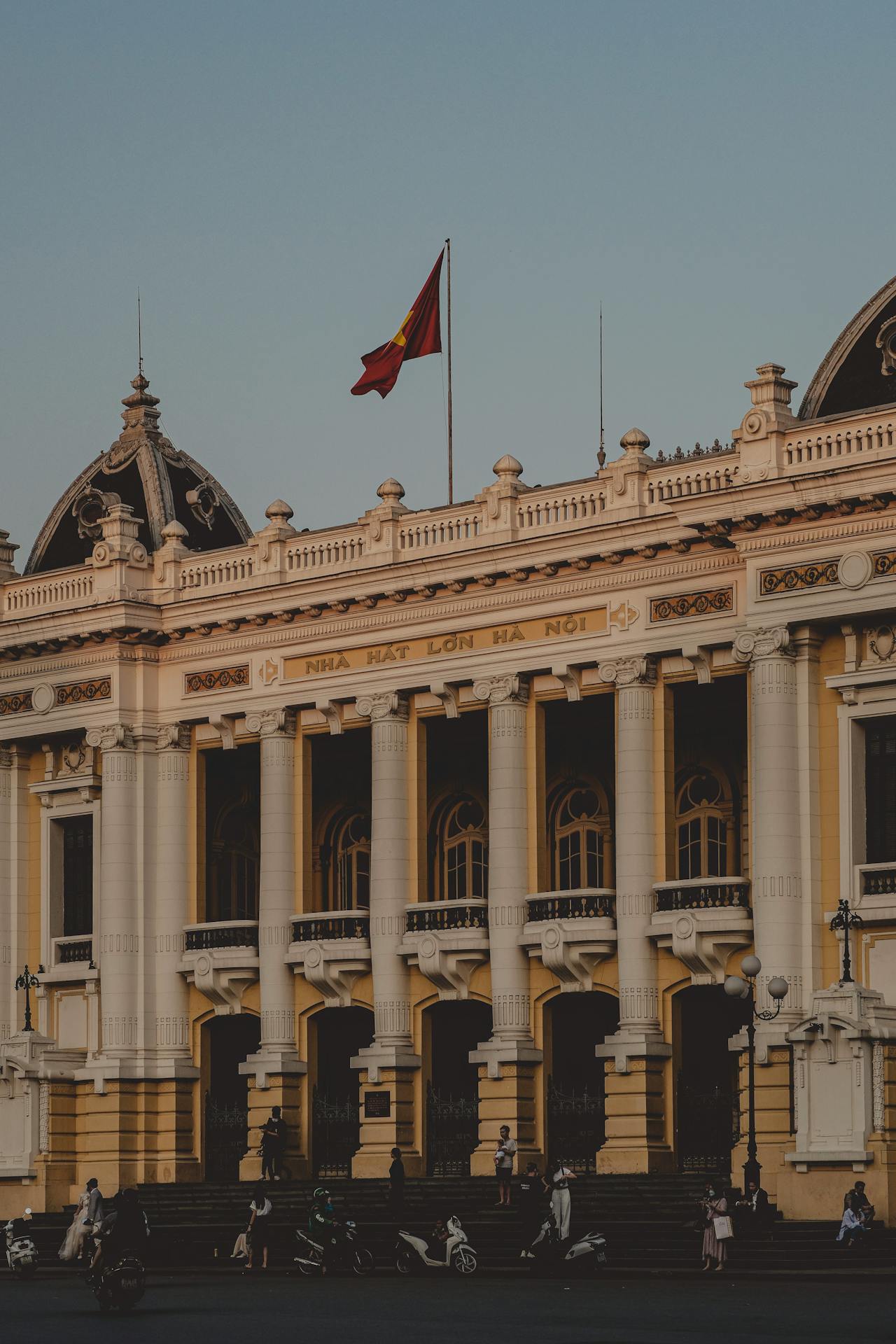 Capture the bustling beauty of Hanoi’s cultural landmarks
